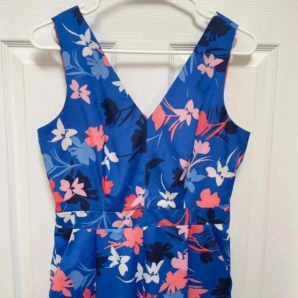 Vince Camuto I 4 - Picture 4 of 13